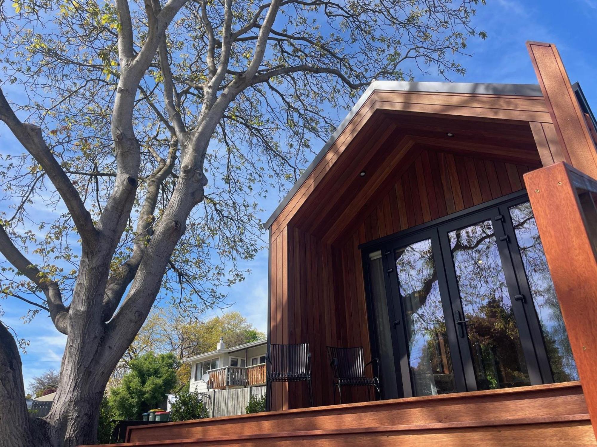 Walnut On Russell Villa Wanaka Exterior foto